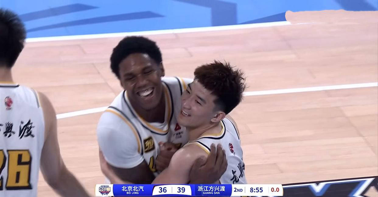 广厦男篮连续胜利，外援发挥出色